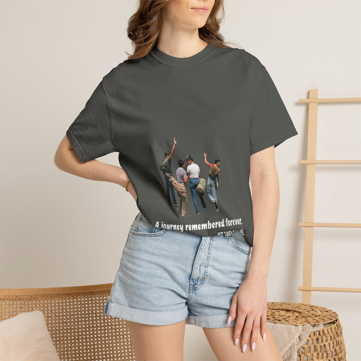 Stand by Me 1986 T-shirt in Pepper grey on a model